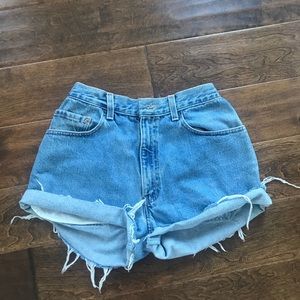Levi shorts💘